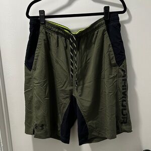 Men’s under armour gym shorts